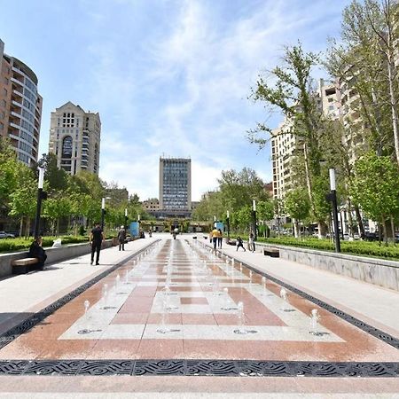 74/3New Building In The Center Of The Capital Apartment Yerevan Exterior photo